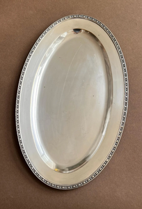 Plateau ovale en métal plaqué argent vintage, gravé sur le rebord, plateau de service pour thé, café, fruits, décoratif - Product Image 4