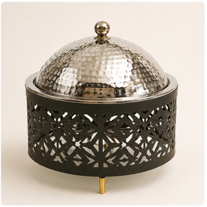 Casserole isotherme en acier inoxydable au design arabe avec couvercle martelé et base découpée au laser, chauffe-plats pour mariages et réceptions - Product Image 5