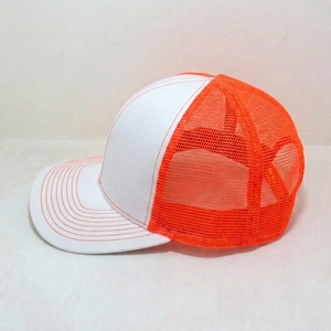Casquette Trucker Personnalisée à 6 Panneaux, Dos en Maille, Visière Plate Courante, Fermeture Snap Réglable, Unisexe, OEM ODM, Marque Privée, Faible MOQ - Product Image 4