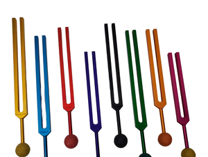 Juego de diapasones de chakra de colores sin peso |   Set de 8 que incluye Soul Purpose |   Con bolas de goma y mazo, incluye bolsa de terciopelo... - Product Image 6
