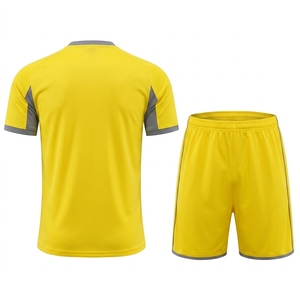 Ensemble de vêtements d'entraînement pour hommes, tissu respirant et doux, t-shirt de sport, shorts, taille élastique, vêtements de sport légers pour la salle de sport et les activités de plein air - Product Image 6
