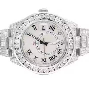 Montre de luxe pour homme entièrement sertie de diamants VVS, 41 mm, acier inoxydable plaqué or blanc, mouvement à quartz ETA, chronographe fonctionnel. - Product Image 1