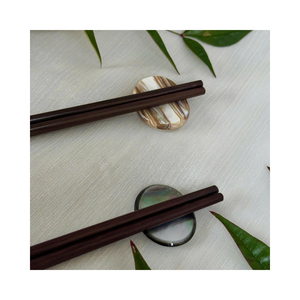 Ensemble de baguettes et repose-baguettes en nacre faites à la main, avec incrustation de nacre, support pour baguettes, ensemble de repas minimaliste - Product Image 3