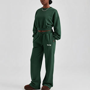 Ensemble de survêtements pour femmes de qualité supérieure, personnalisable, prix abordable, respirant, avec haut court - Product Image 4