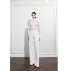 Ropa de Mujer, Blusas Elegantes con Rayas Serpentinas, Manga Larga, Tela Cupro, Blusas de Mujer de Vietnam - Product Image 4