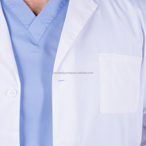 Bata de laboratorio de carga de algodón polivinílico de moda unisex para médicos y enfermeras Diseño personalizable Hecho en Vietnam-Uniformes de hospital - Product Image 4