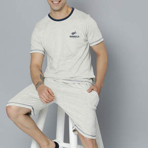 Ensemble t-shirt et short Elite, tissu lisse et respirant pour une utilisation active - Product Image 4