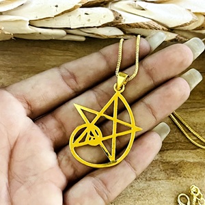Collier en laiton plaqué or 18 carats pour femme, avec pendentif étoile gothique de haute qualité, breloque pentagramme et lune spirituelle, pour la vente en gros OEM ODM - Product Image 3