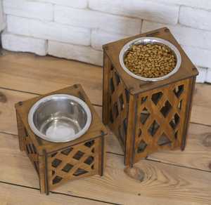 Gamelle double surélevée pour chien avec support en bois de forme carrée, en acier inoxydable, pour une alimentation sécurisée - Product Image 1