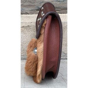 VENTE CHAUDE - Sporran en fourrure marron style semi-robe - Sac Sporran celtique gaufré avec 3 pompons en fourrure - Fait main sur mesure - Product Image 6