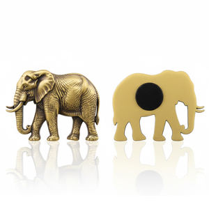 Cadeaux promotionnels du fabricant, cadeaux d'entreprise, aimants de réfrigérateur personnalisés en métal plaqué durable découpés en 3D - Product Image 1