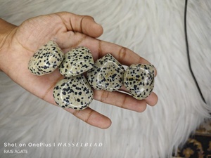 หินแจสเปอร์ลายดัลเมเชียนคุณภาพสูง รูปหัวใจขัดเงา สำหรับการบำบัดด้วยเรกิและการทำสมาธิ ตกแต่งบ้านธีมความรัก ขนาดเล็กจากธรรมชาติ - Product Image 3
