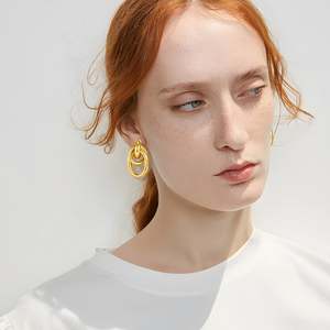 Boucles d'oreilles tendance à clipser avec placage or cuivre, cristaux et strass pour femmes - Product Image 4