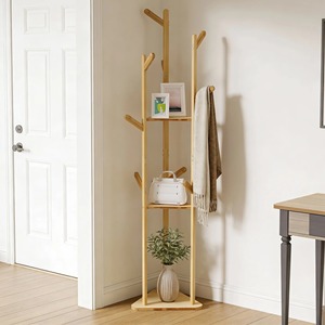 Porte-manteau minimaliste en bois avec trois étagères et crochets pour le rangement dans l'entrée - Product Image 4