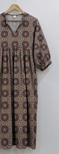 Robe midi bohème pour femmes, en coton écologique, coupe évasée, col en V, à fleurs, tenue formelle, fabriquée à la main, fournisseur Inde - Product Image 4