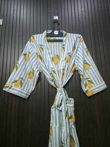 เสื้อคลุมผู้หญิงลายทางพิมพ์ลายมะนาวแขนสามส่วนคอวีผ้าฝ้ายนุ่มสวมใส่สบายในฤดูร้อน - Product Image 3