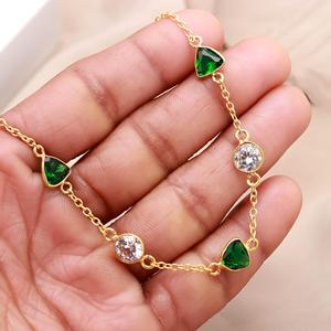 Collier en pierre précieuse de quartz vert de forme trilobée fait à la main, plaqué or 18 carats sur argent sterling 925 - Product Image 4