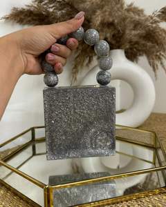 Pochette de luxe en résine faite à la main avec design en marbre personnalisé élégant sac à main de soirée pour femme accessoire de fête et de mariage - Product Image 6