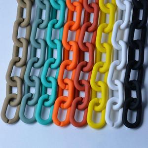 Cadena Decorativa de Resina Ecológica, Arte Elegante Hecho a Mano para Colgar en la Pared, Ideal para Interiores Modernos y Decoración de Bodas - Product Image 1