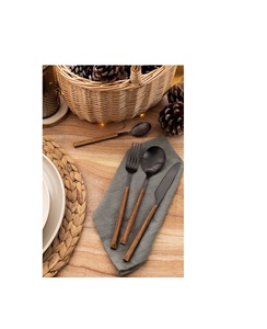 Juego de cubiertos metálicos de presentación elegante para cocina, con mango de madera que proporciona un agarre superior y detalles atractivos - Product Image 1