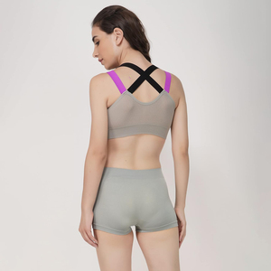 Conjunto de Yoga de 2 Piezas sin Costuras, Pantalones Cortos de Cintura Alta, Sujetador Deportivo con Escote Redondo, Ropa Deportiva Transpirable de Color Sólido, Poliéster/Nailon - Product Image 4
