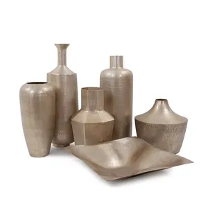 Elegante Florero Moderno de Metal Ecológico, Centro de Mesa para Comedor, Decoración Navideña, Proveedor Mayorista de Exportación Zahid Exports - Product Image 2