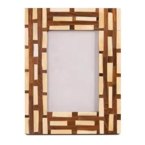 Marco de Fotos Decorativo de Resina |   Regalo personalizado hecho a mano para decoración del hogar y la oficina al mejor precio - Product Image 2