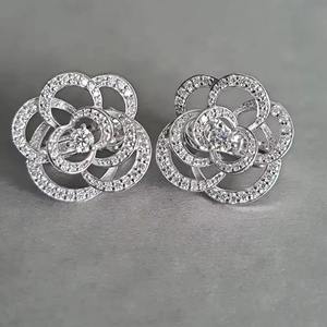 Pendientes de Diamantes Naturales Elegantes de Calidad de Exportación, Oro Sólido, Joyería Fina para Uso Diario y Ocasiones Especiales, Disponibles para la Venta - Product Image 1