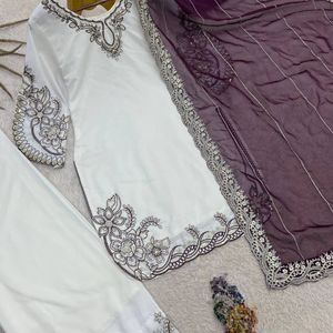 Ensemble Kurti et Palazzo en pur coton brodé avec dupatta en soie Tabby et travail de sequins, prêt à porter pour femme - Product Image 6