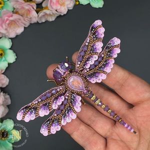 Broche brodée à la main d'inspiration vintage MD HANDICRAFTS avec broderie élégante, bijoux de mariage unisexes pour enfants - Product Image 4