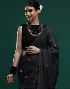Sari Muga Floral Negro para Mujer KV con Blusa Sin Coser - Product Image 1