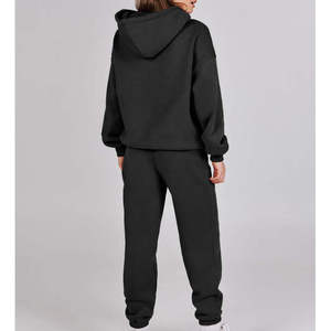 ชุดวอร์มผู้หญิงแบบสวมใส่สบายสำหรับฤดูหนาว คุณภาพสูง ทรงปกติ ผลิตจากผ้าฝ้าย รับผลิตตามแบบ (OEM) ขายส่ง ชุดออกกำลังกายแฟชั่นสำหรับการฝึกซ้อม - Product Image 5