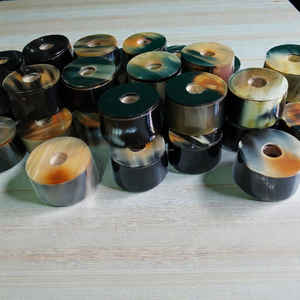 Support de lampe artisanal en corne de buffle noire naturelle, éco-responsable, base d'éclairage décorative haut de gamme pour la maison et la décoration intérieure - Product Image 3