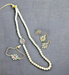 Traditional Rajasthani Handcrafted Kundan and Pearl <b>Necklace</b> Set with Matching Bracelet Earrings and Finger <b>Ring</b> for Women - Product Image 4