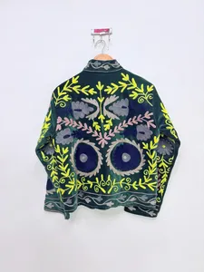 Chaqueta de Invierno Unisex Hecha a Mano con Terciopelo de Algodón y Bordado Suzani, Estilo Bohemio Hippie Indio, Abrigo Étnico para Compradores al por Mayor - Product Image 2