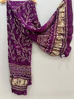 Dupatta en soie froissée bordeaux avec bordure dorée, élégant vêtement traditionnel indien pakistanais pour femmes, idéal pour les mariages, les fêtes et Diwali