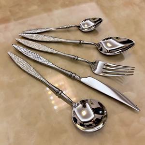 Cubiertos de acero inoxidable que combinan con refinado equilibrio entre resistencia y estilo, acabado de alta calidad que mejora la presentación general de la cena. - Product Image 5