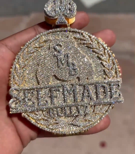 Colgante de Lujo con Nombre Personalizado de Moissanita, Medallón Chapado en Rodio de Plata 925, Collar Hip Hop Iced, Amuleto de Regalo para Hombres y Mujeres - Product Image 1