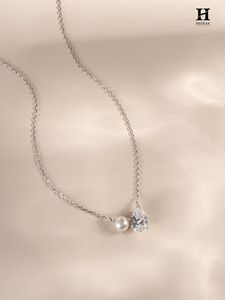 Collar Minimalista con Colgante de Diamante Cultivado en Laboratorio con Corte de Pera y Perla en Oro de 14k, Joyería de Lujo con Certificación IGI para Mujer - Product Image 3