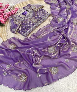 Sari de Fiesta Moderno de Seda Satinada Suave de Diseño Fendi con Blusa Bordada a Mano con Corte Arco y Costuras 85598 Maruti Fab Jalpa - Product Image 2