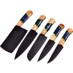 Ensemble de couteaux de chef en acier carbone faits à la main, 5 pièces, avec lames droites, manches en bois de rose et résine, design ambidextre, sac en cuir - Product Image 1