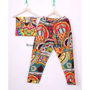 Ensemble de Nuisette Élégant 3 Pièces à Motifs Floraux pour Femme – Nouveau Modèle Col Rond Manches Longues Taille Élastique – Tenue de Nuit Estivale - Product Image 4