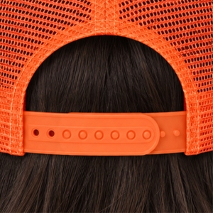 Casquette Trucker Unisexe Blanche avec Panneau Avant en Maille Respirante, Ajustable, Panneau Avant Structuré, Ajustement Personnalisable, Option Logo Personnalisé - Product Image 6