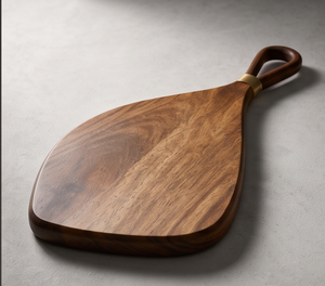 Planche à découper en bois de manguier massif durable, plateau en bois de forme artisanale avec accent en laiton de luxe - Product Image 4