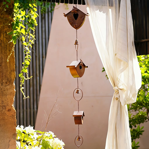 La cadena de lluvia de cobre se convierte en un elemento decorativo que cambia con cada caída de agua, y su patrón único atrae la atención y provoca conversaciones. - Product Image 4