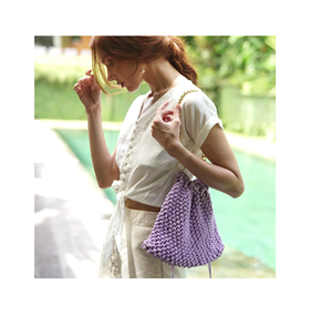 Sac bandoulière en macramé à thème attrayant pour femme, tissé à la main en coton, avec pompons décoratifs - Product Image 2