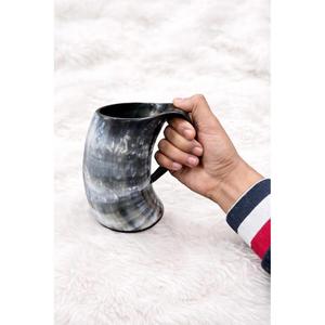 Jarra de Cuerno Vikinga Natural Hecha a Mano para Beber Cerveza, Estilo Medieval, con Base de Madera al Mejor Precio - Product Image 2