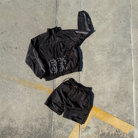 Survêtement en nylon personnalisé avec logo, style vintage urbain, imprimé sérigraphié, short respirant en nylon, style été