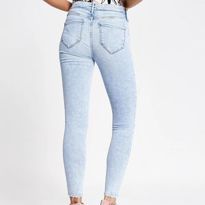 Últimos Jeans de Mujer Tallas Grandes de Tiro Medio 2026 Transpirables con Logo Personalizado al por Mayor, Jeans Biker Rotos Ajustados para Mujer OEM - Product Image 3