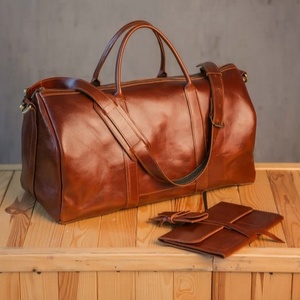 Sac de voyage élégant en cuir véritable, design Weekender, sac de voyage en cuir durable et éco-responsable, très demandé - Product Image 4